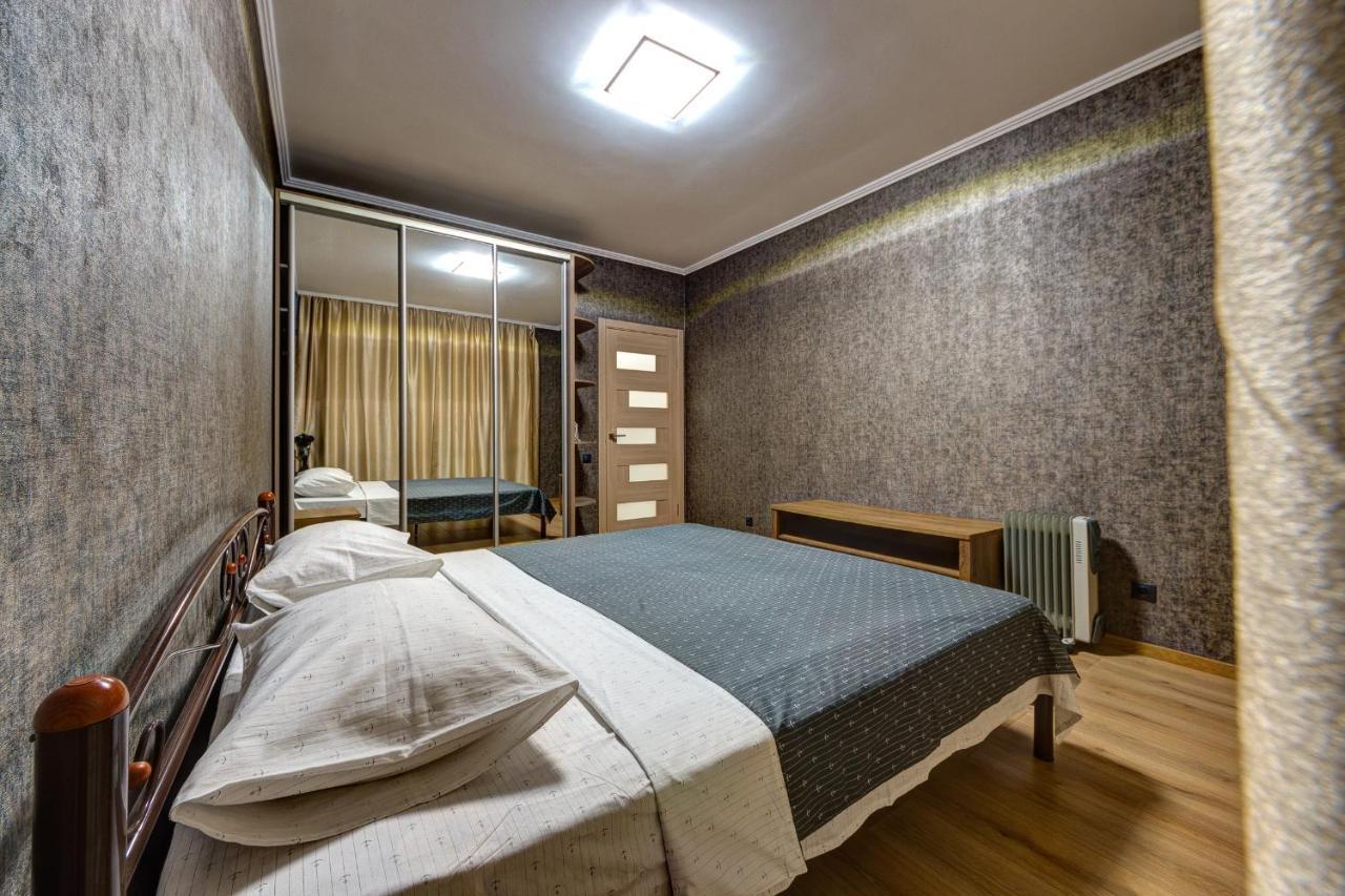 Apartments Near Ukraina Shopping Mall Kiev Exterior foto